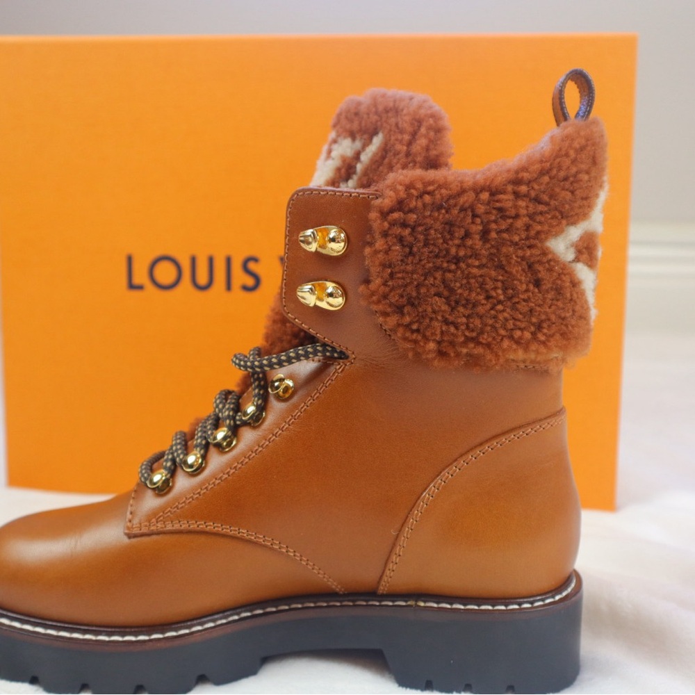 Louis Vuitton Territory Shearling Flat Ranger Boots - Picture 9 of 16